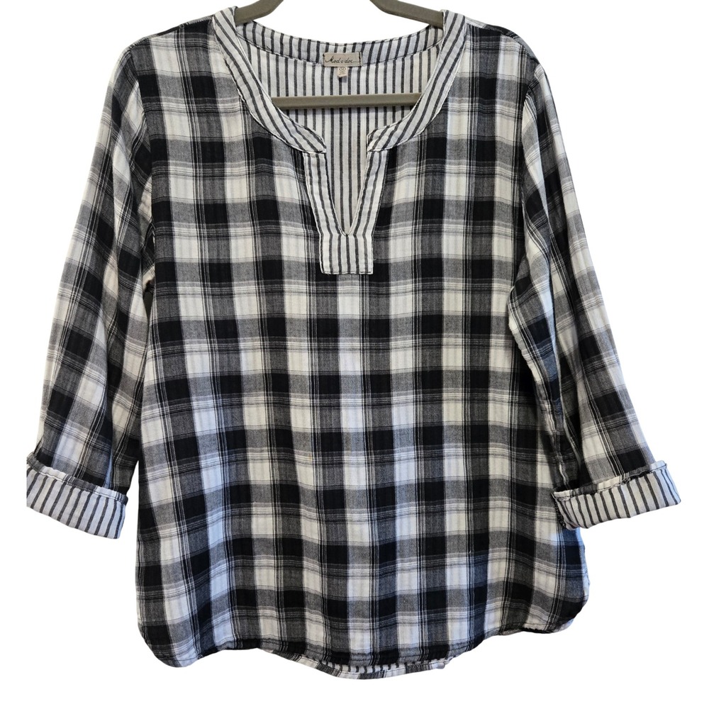 Mod-o-doc Womens M Boho Black White Plaid Cotton Gauze Split V-Neck 3/4 Slve Top